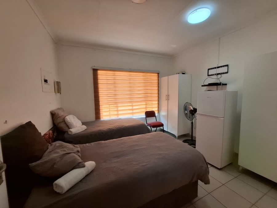 5 Bedroom Property for Sale in Oos Einde North West